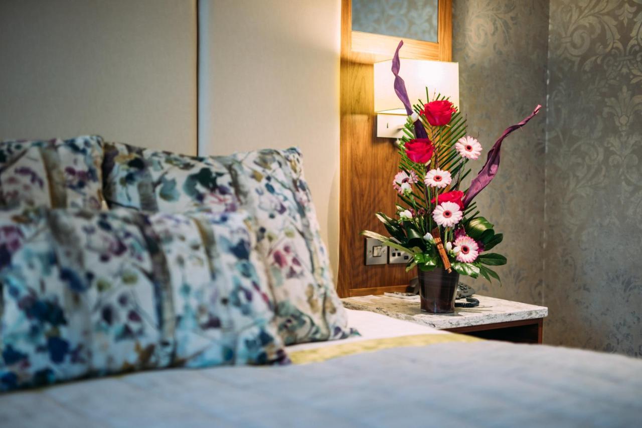 The Valley Hotel & Carriage Gardens Fivemiletown Εξωτερικό φωτογραφία